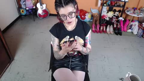 Miss Mia online show from January 10, 7:11 pm