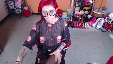 Miss Mia online show from February 3, 1:30 pm