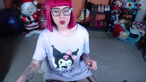 Miss Mia online show from December 4, 7:11 pm