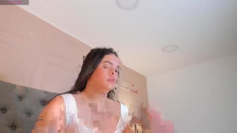 Mia  online show from April 18, 12:20 pm