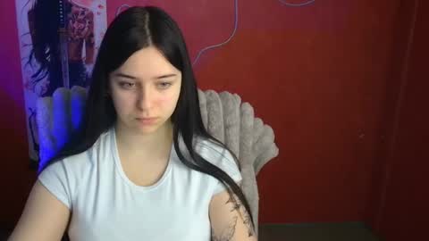 Mia online show from April 24, 11:12 am