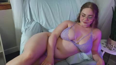 Snapshot of missmickeymay chatting on July 29, 3:48 am missmickeymay online show from July 29, 3:48 am