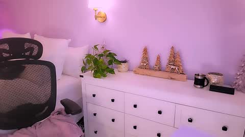 Snapshot of missmina chatting on February 13, 4:41 am Mina online show from February 13, 4:41 am