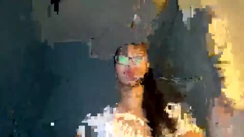 missminervaa online show from April 18, 8:20 pm