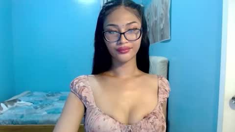 Snapshot of missminervaa chatting on May 23, 3:27 pm missminervaa online show from May 23, 3:27 pm