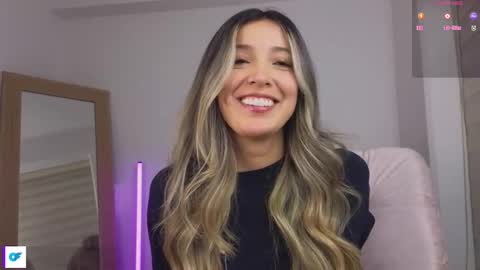 Snapshot of missmonaco chatting on November 14, 3:27 am Emma Rivera online show from November 14, 3:27 am