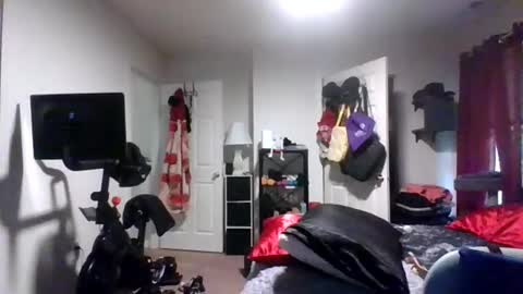 MissMona online show from April 19, 6:10 pm