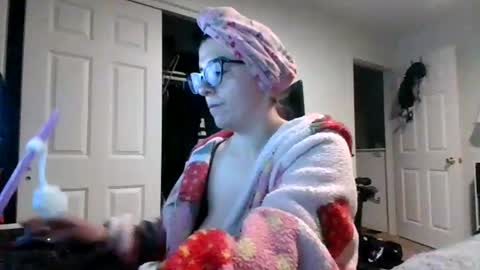 MissMona online show from April 21, 10:32 am