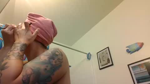 MissMona online show from May 23, 10:25 pm