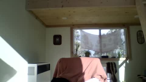 Snapshot of missmoonmagic13 chatting on December 13, 8:47 pm Maxxx online show from December 13, 8:47 pm