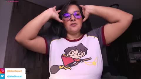 Snapshot of missmoonn chatting on November 10, 11:59 pm MissMoon online show from November 10, 11:59 pm