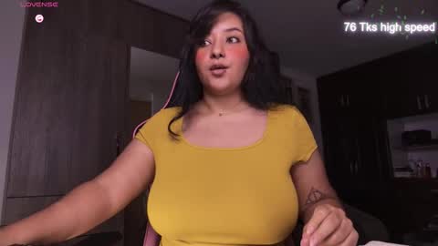 Snapshot of missmoonn chatting on November 26, 1:50 am MissMoon online show from November 26, 1:50 am