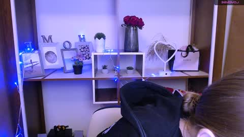 Snapshot of missoliviaa_ chatting on January 13, 8:05 am Olivia online show from January 13, 8:05 am