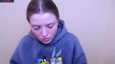 Snapshot of missoliviaa_ chatting on January 29, 3:47 pm Olivia online show from January 29, 3:47 pm