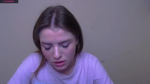 Snapshot of missoliviaa_ chatting on February 27, 11:41 am Olivia online show from February 27, 11:41 am