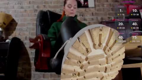 Miss Venus online show from December 7, 7:38 am