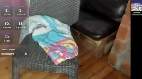 Snapshot of misspink152015 chatting on December 6, 8:29 pm sarah online show from December 6, 8:29 pm