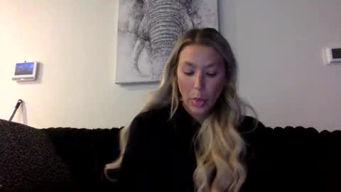 Alyssa online show from April 21, 12:12 am