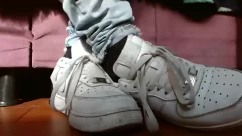 TELL ME MISS online show from February 6, 1:32 pm