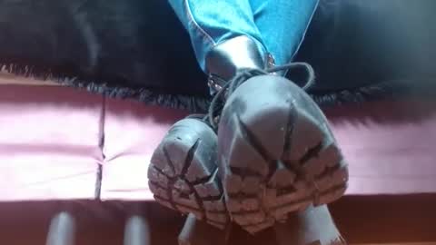 TELL ME MISS online show from March 4, 2:42 pm