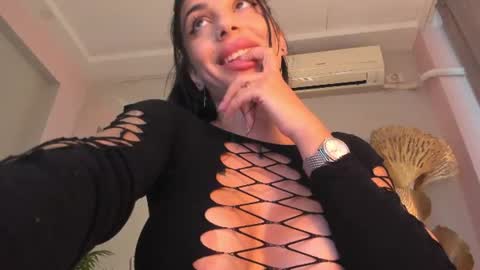 Snapshot of misssiennaa chatting on June 29, 10:15 am Sienna online show from June 29, 10:15 am