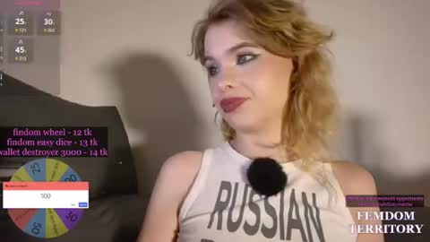 Snapshot of missslola chatting on July 28, 7:39 pm Misss Lola Angel online show from July 28, 7:39 pm