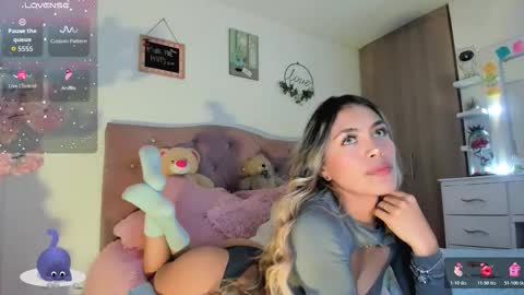 ... Independent model online show from March 8, 4:27 am