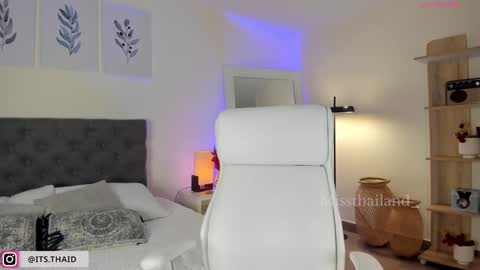 Fernanda Davila online show from February 5, 11:28 pm