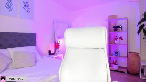 Fernanda Davila online show from February 27, 11:15 pm