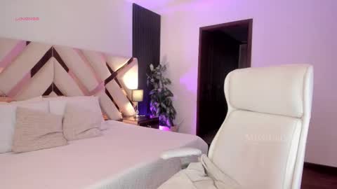 Fernanda Davila online show from October 30, 9:59 pm