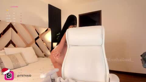 Fernanda Davila online show from December 15, 10:03 pm