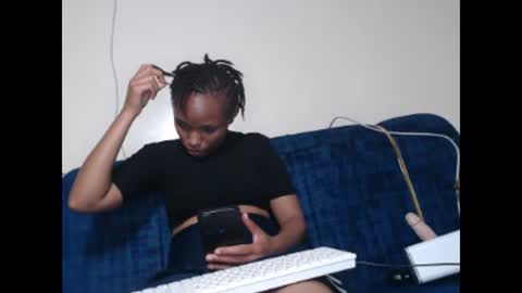 Snapshot of missthighsohmy chatting on December 6, 2:28 pm missthighsohmy online show from December 6, 2:28 pm