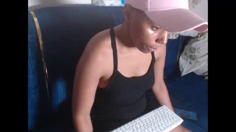 Snapshot of missthighsohmy chatting on January 15, 7:55 pm missthighsohmy online show from January 15, 7:55 pm