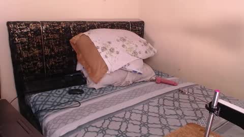 Snapshot of missthighsohmy chatting on October 18, 8:48 am missthighsohmy online show from October 18, 8:48 am