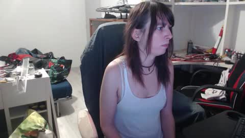 missthon online show from March 3, 2:01 pm