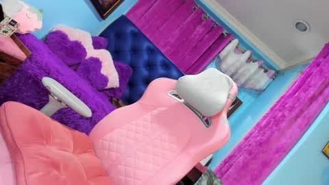 missvalentine18 online show from February 7, 1:22 pm