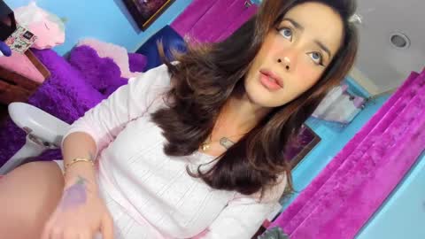 missvalentine18 online show from February 11, 11:43 am