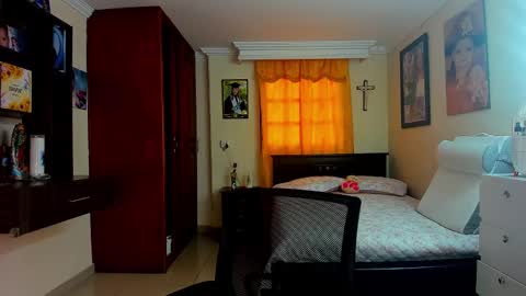 Snapshot of missvalery1 chatting on September 8, 8:52 pm missvalery1 online show from September 8, 8:52 pm