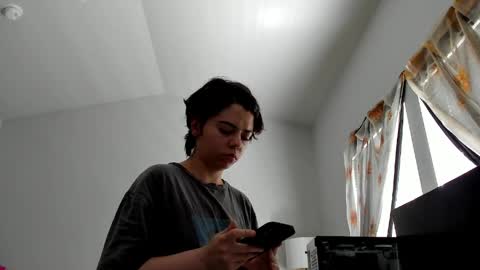 Snapshot of missvanessajune chatting on May 10, 6:24 pm V Nessa online show from May 10, 6:24 pm