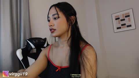 Snapshot of missvirggii chatting on October 17, 9:50 pm missvirggii online show from October 17, 9:50 pm