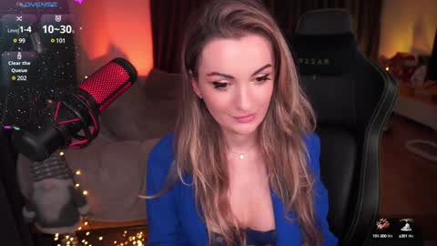 Snapshot of misswiney chatting on December 18, 3:55 pm Winey online show from December 18, 3:55 pm