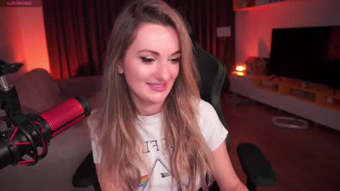 Snapshot of misswiney chatting on January 21, 4:16 pm Winey online show from January 21, 4:16 pm