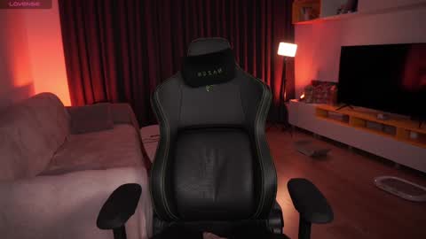 Snapshot of misswiney chatting on January 23, 5:52 pm Winey online show from January 23, 5:52 pm