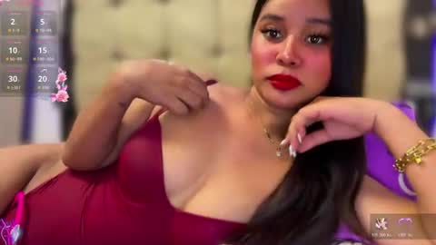 Snapshot of missxthalia697 chatting on June 22, 4:53 am Miss. Thalia online show from June 22, 4:53 am