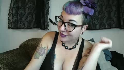 Missy Dee online show from September 17, 6:48 am