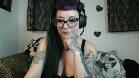 Missy Dee online show from April 22, 6:49 am