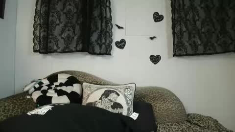 Snapshot of missy_dee chatting on May 15, 8:54 am Missy Dee online show from May 15, 8:54 am