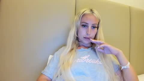 Missy matrix online show from November 25, 5:24 pm