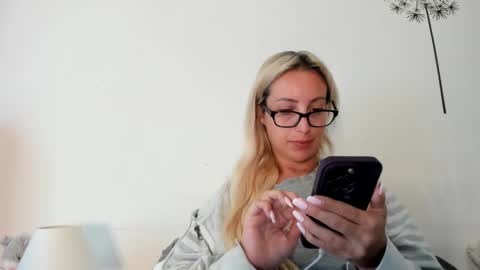 Missy matrix online show from April 22, 6:38 am