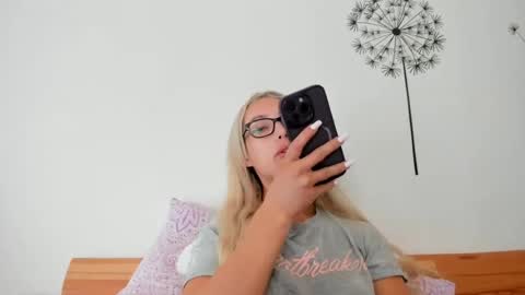 Snapshot of missy_matrix chatting on July 20, 10:39 am Missy matrix online show from July 20, 10:39 am